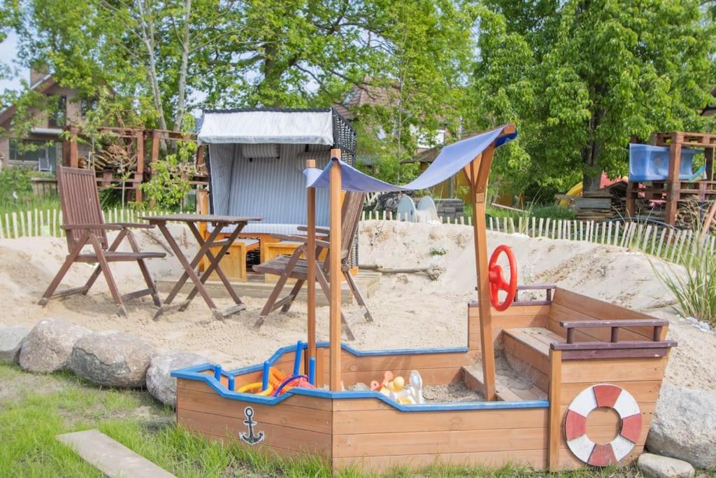 Ferienwohnungen Fehmarn Mit Parkplatz In Petersdorf ภายนอก รูปภาพ